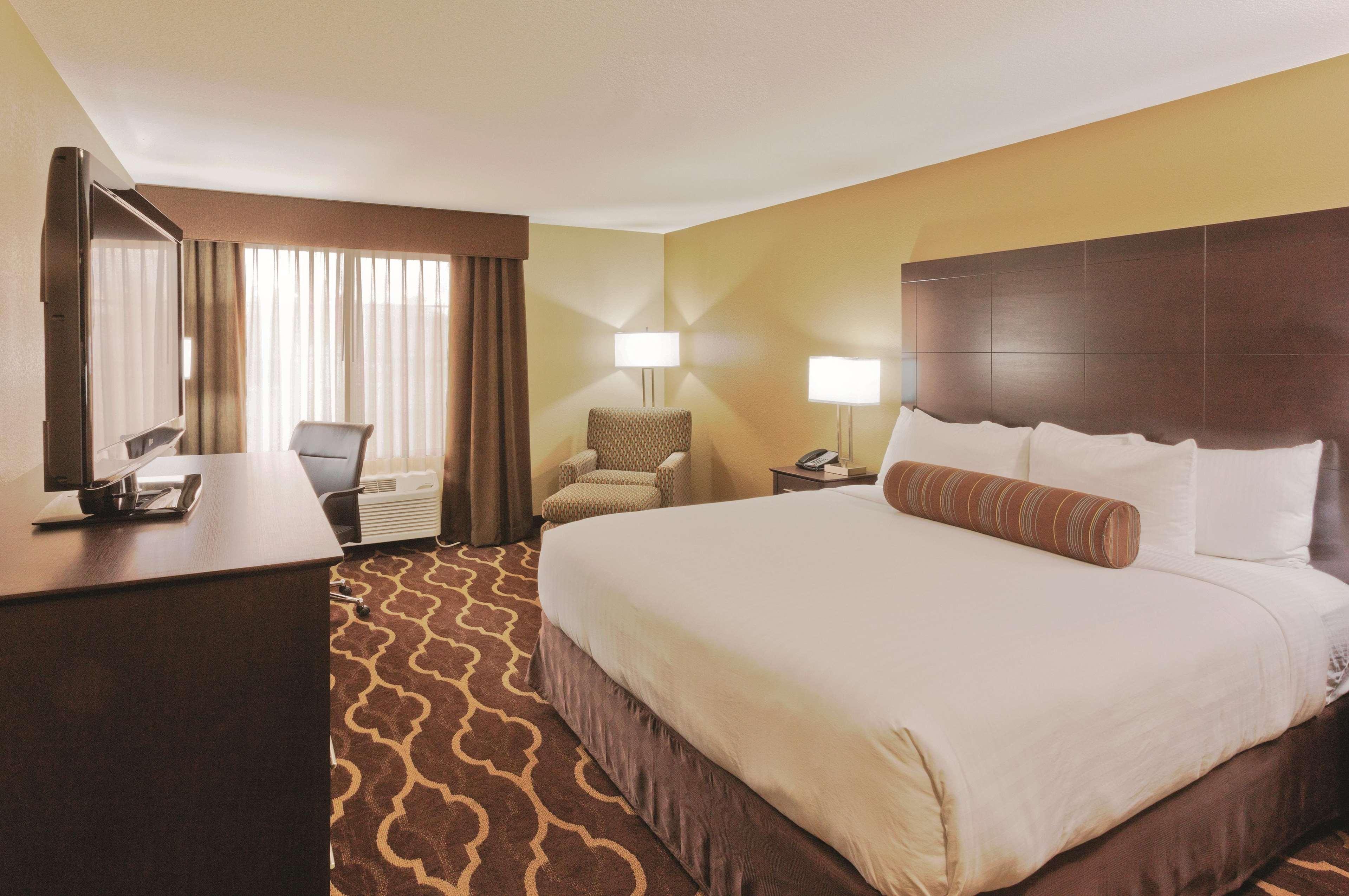 La Quinta Inn & Suites By Wyndham Lv Tropicana Stadium Las Vegas Zewnętrze zdjęcie