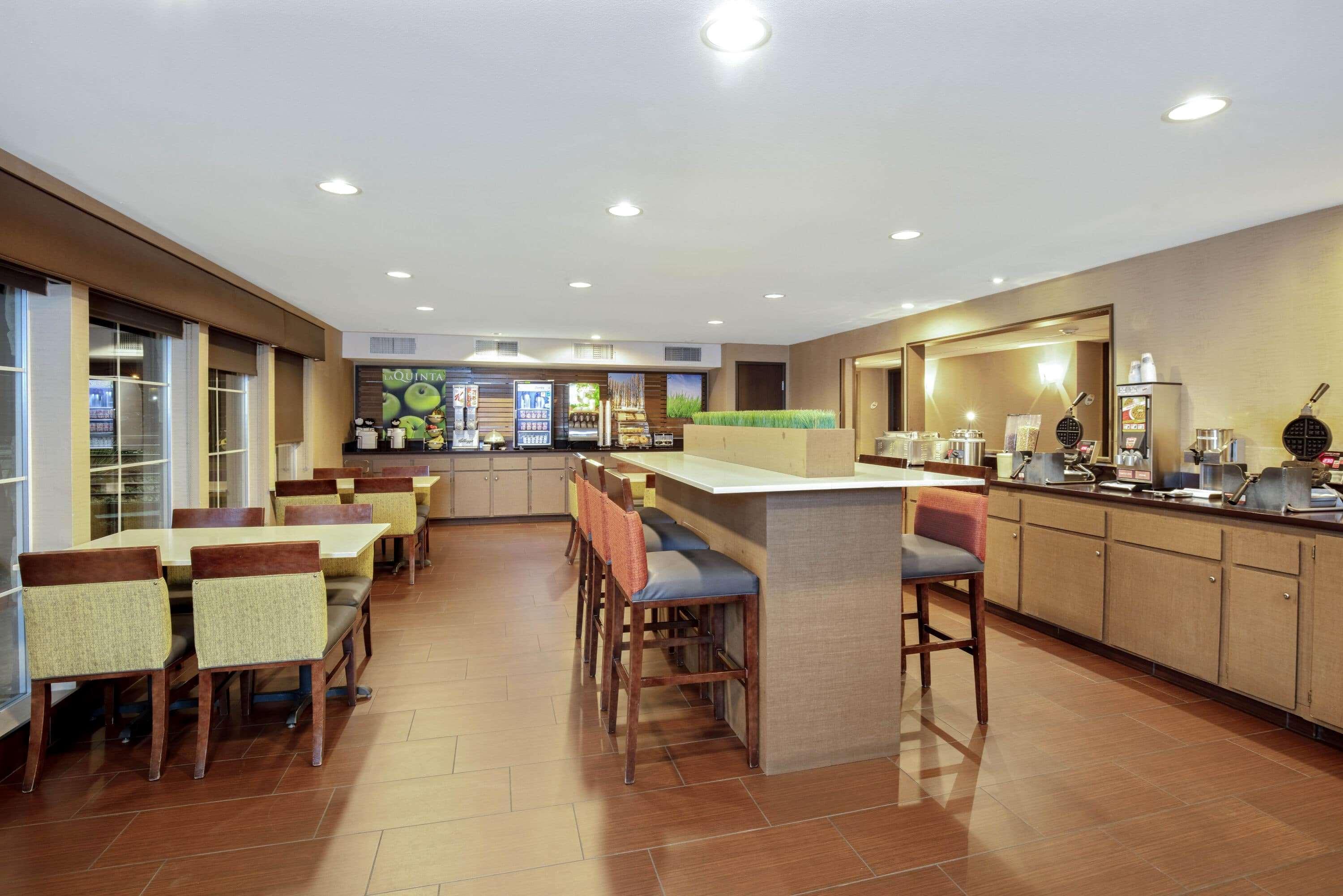 La Quinta Inn & Suites By Wyndham Lv Tropicana Stadium Las Vegas Zewnętrze zdjęcie