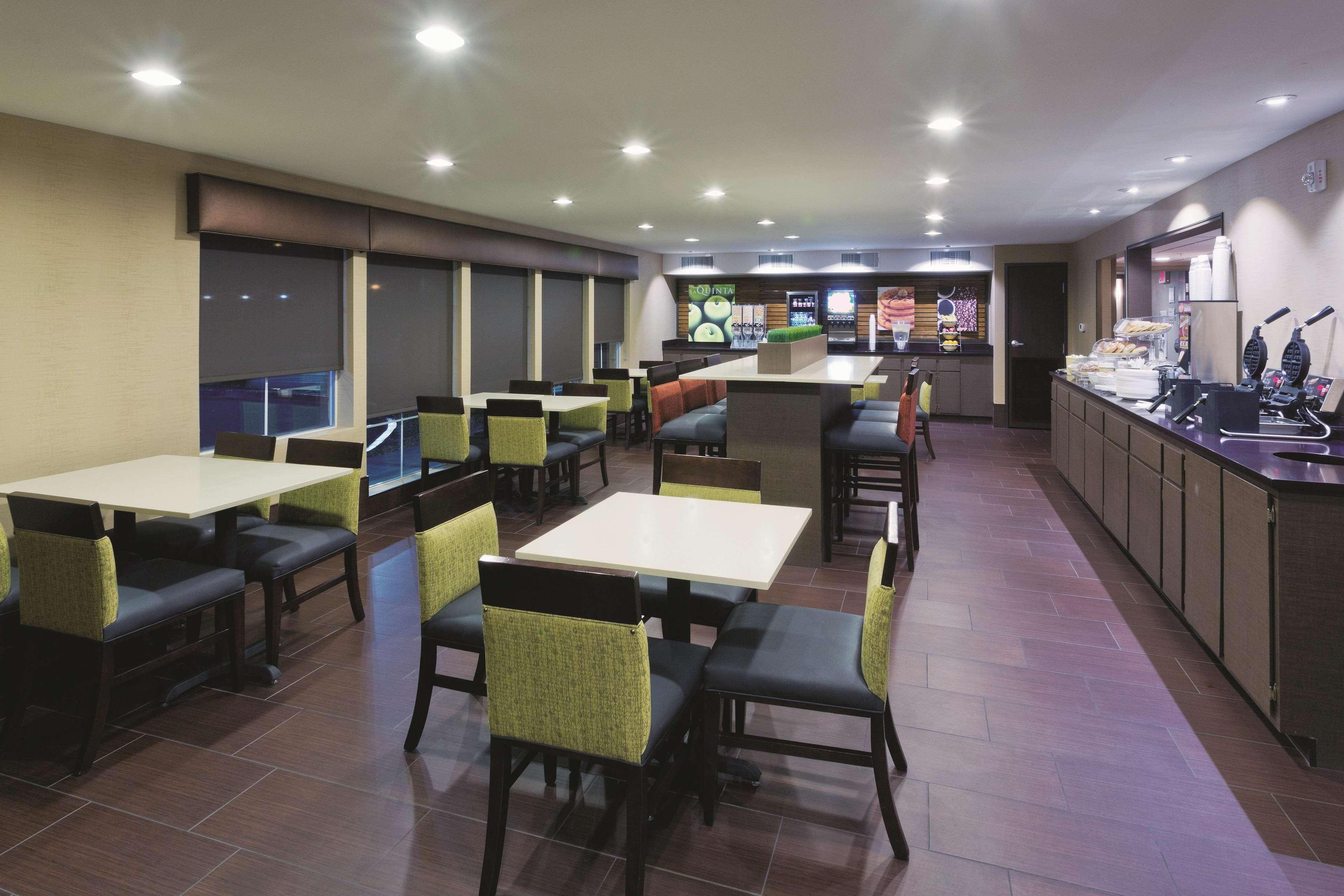 La Quinta Inn & Suites By Wyndham Lv Tropicana Stadium Las Vegas Zewnętrze zdjęcie