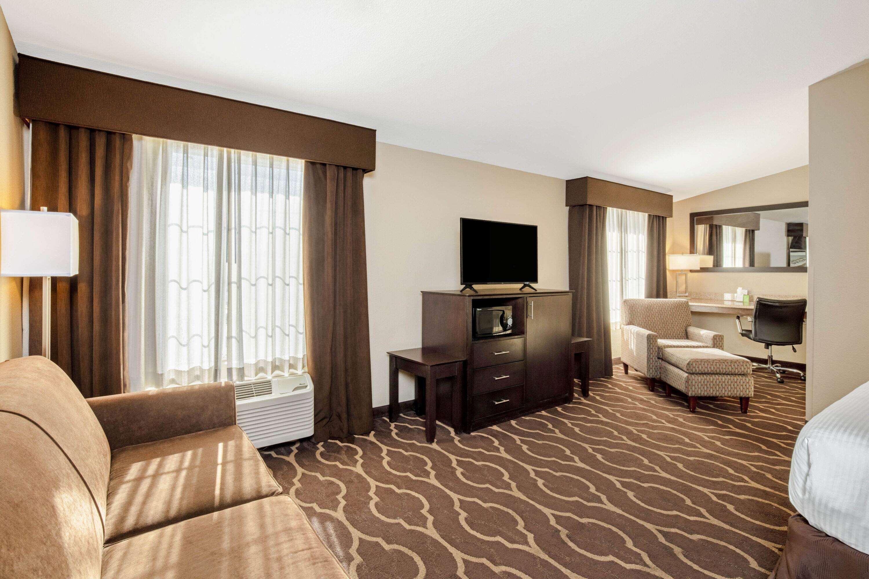 La Quinta Inn & Suites By Wyndham Lv Tropicana Stadium Las Vegas Zewnętrze zdjęcie