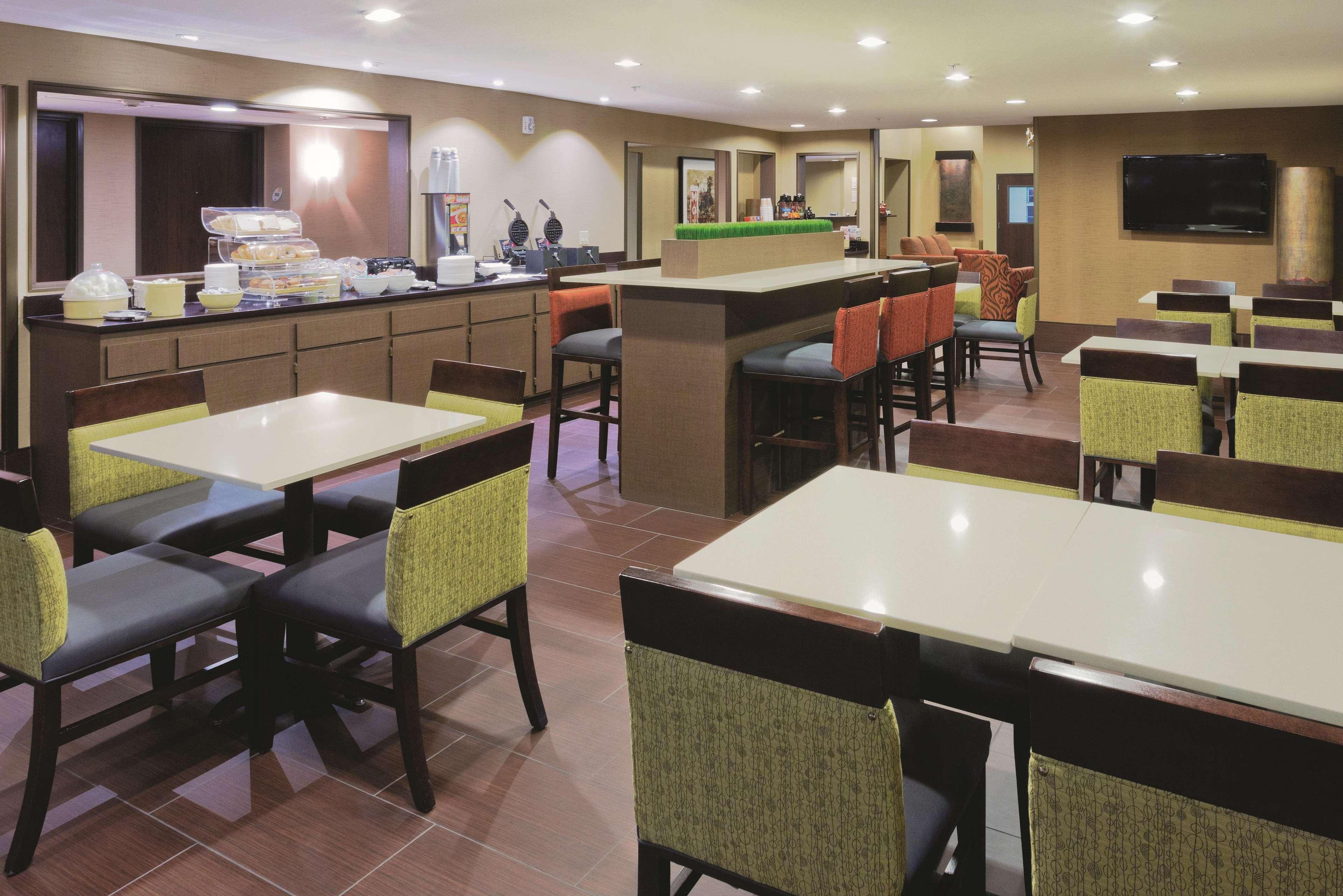 La Quinta Inn & Suites By Wyndham Lv Tropicana Stadium Las Vegas Zewnętrze zdjęcie