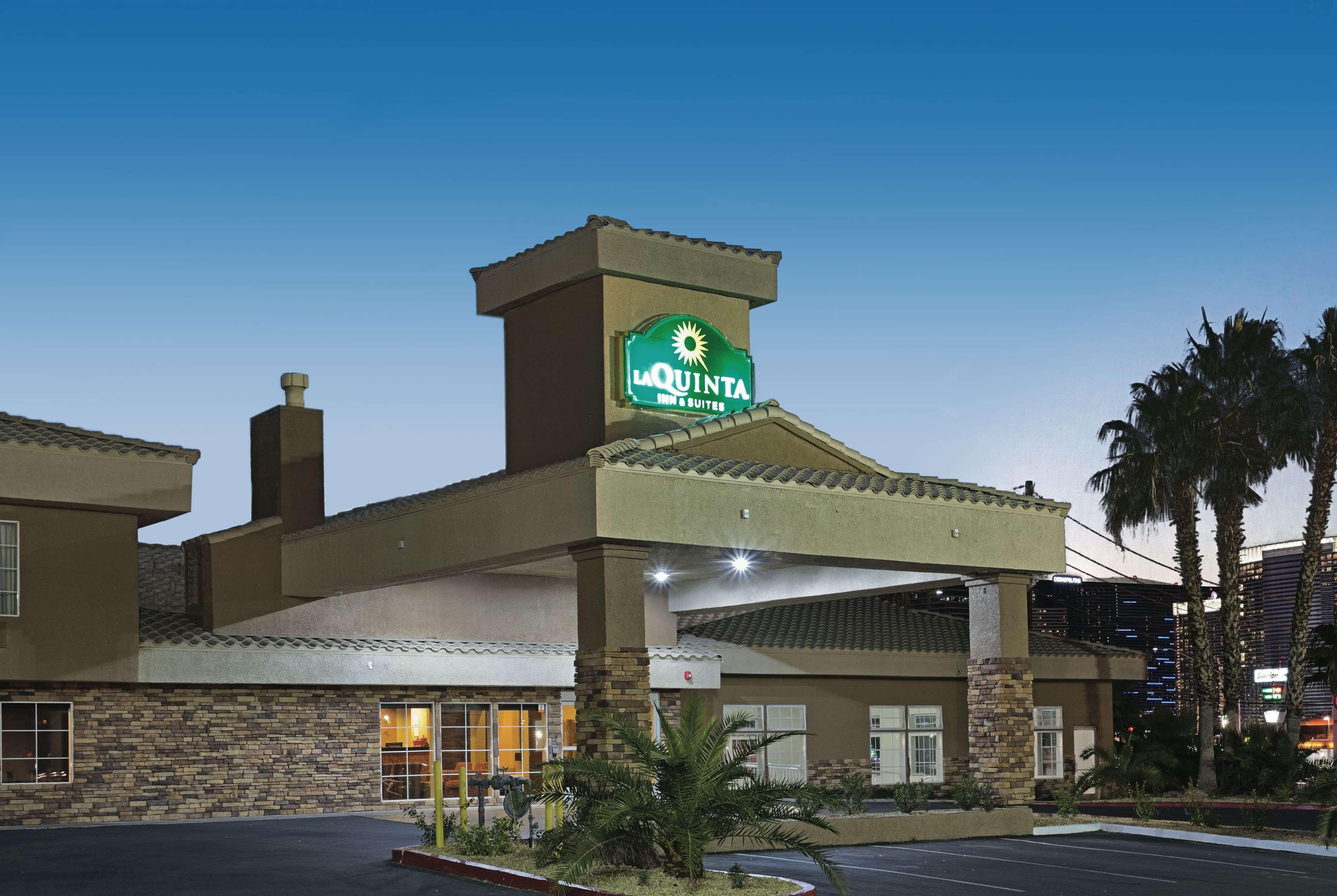 La Quinta Inn & Suites By Wyndham Lv Tropicana Stadium Las Vegas Zewnętrze zdjęcie